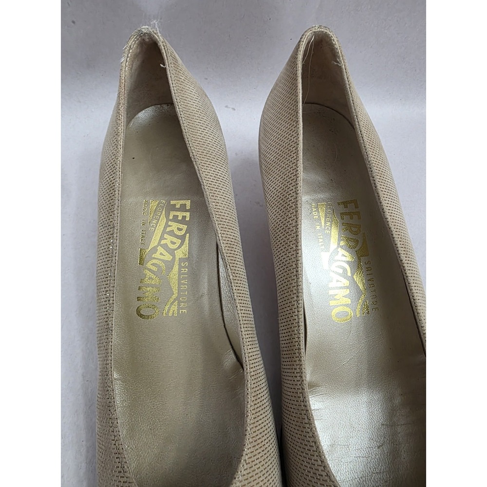 Salvatore Ferragamo (Sz 8 2A) Pumps Cream Shoes Heels. Narrow - Picture 4 of 14